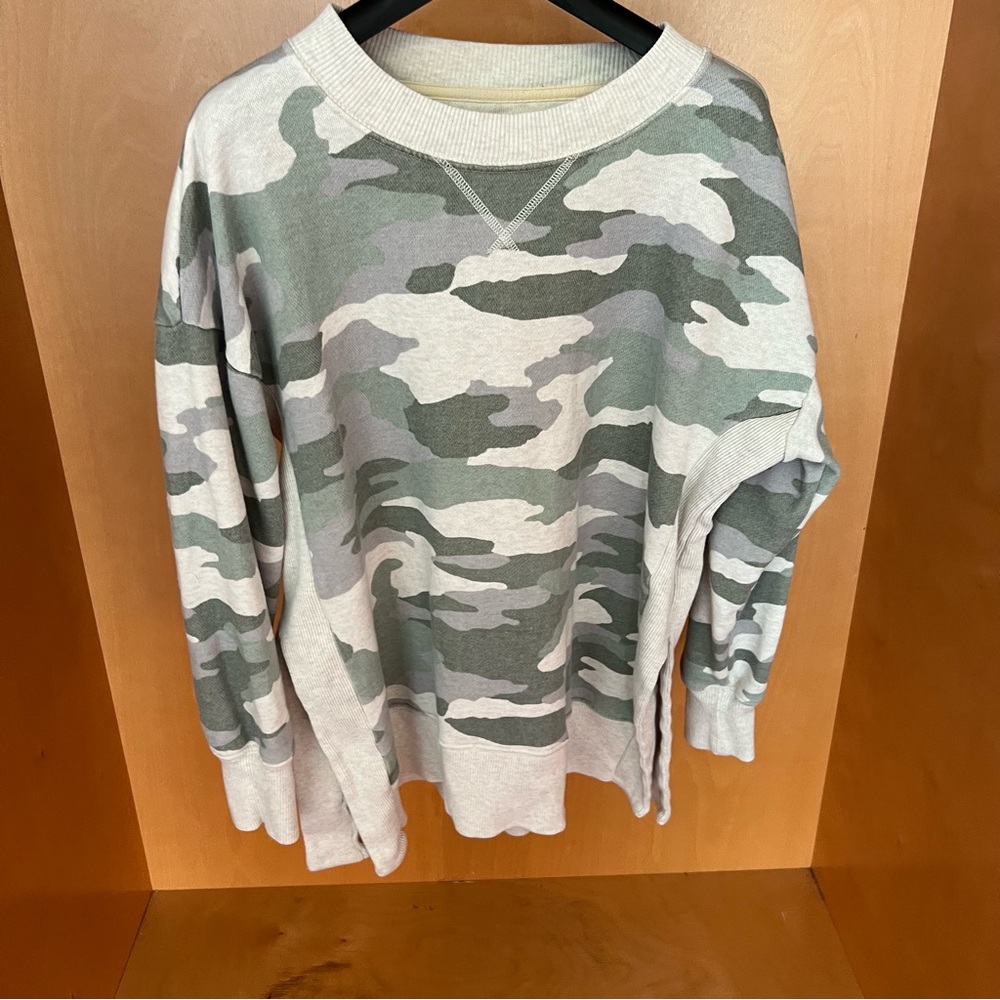 Aerie Sweatshirt with a side-slit on both sides, size small